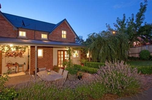 Bellerive House — 4-Star Luxury Hotel in Bellerive, Australia
