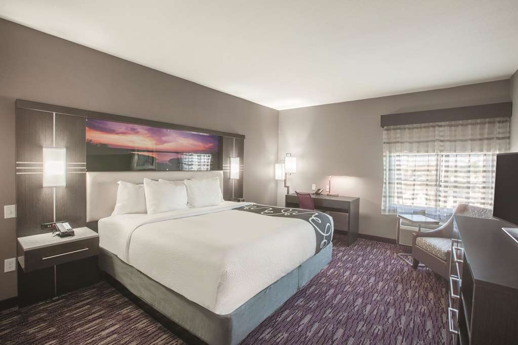 La Quinta Inn & Suites by Wyndham Kingsville - photo 22