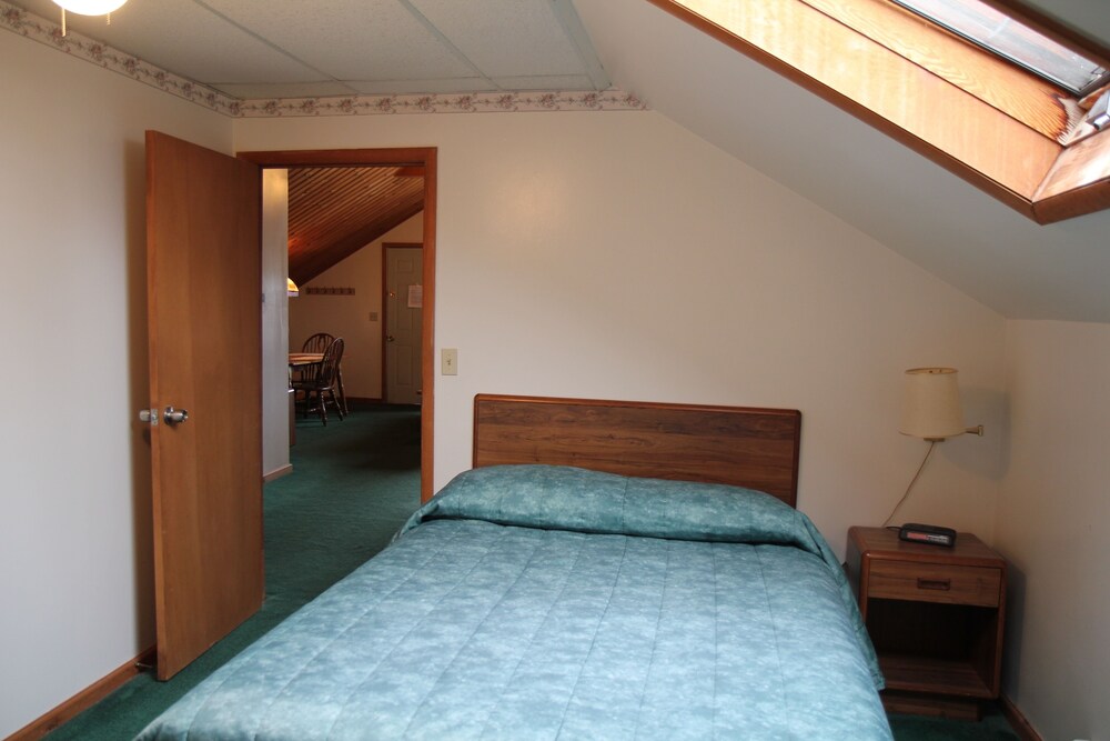 Sara Placid Inn & Suites - photo 21