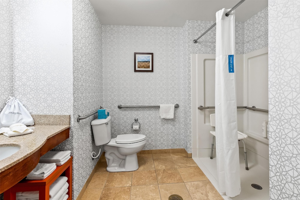 Hampton Inn & Suites Grove City - photo 33