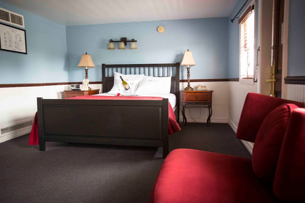 Delta King Hotel - photo 12