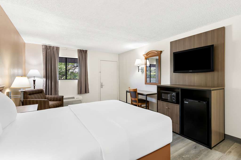 Quality Inn Middleburg Heights near Cleveland Airport - photo 19