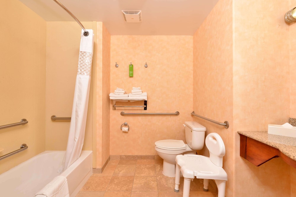 Hampton Inn Grand Island - photo 20