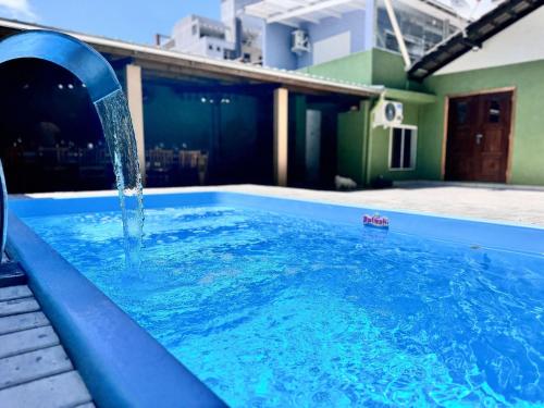 Casa La Mar Piscina Privativa a 5 Minutos da Praia de Bombas Perfeita para Grandes Grupos