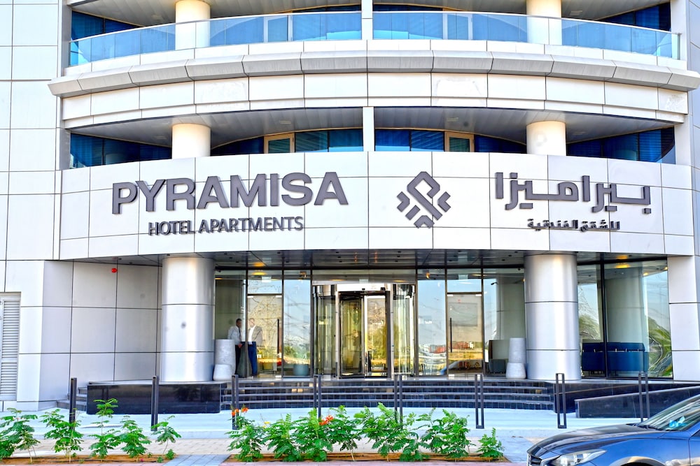 Pyramisa Hotel Apartments — 4-Star Luxury Hotel in Dubai, United Arab Emirates