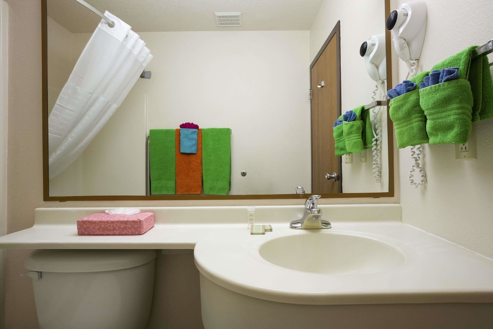 Super 8 by Wyndham Las Vegas - photo 4