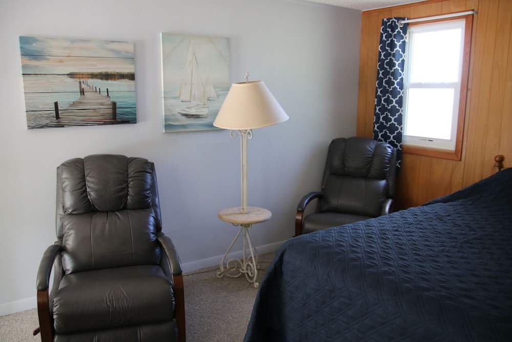 West Winds Motel & Cottages - photo 74