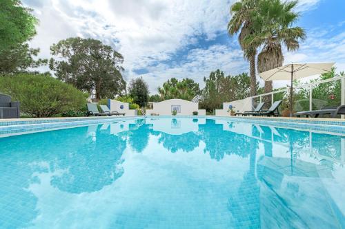 Sítio das Rolas Selão da Eira in Sao Teotonio, Portugal