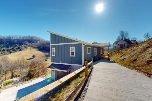 Hillside Escape in Waynesville, United States
