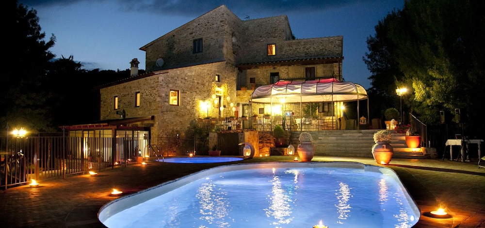Il Castelluccio Country Resort — Barberino Di Mugello