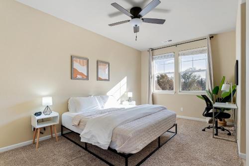 MidTown Hideaway Fire Pit and King Beds