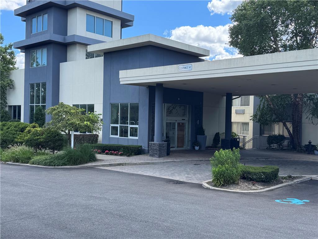 Best Western Premier Plainview Long Island Hotel — hotel in Plainview
