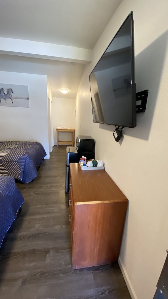 Golden Kent Motel - photo 42