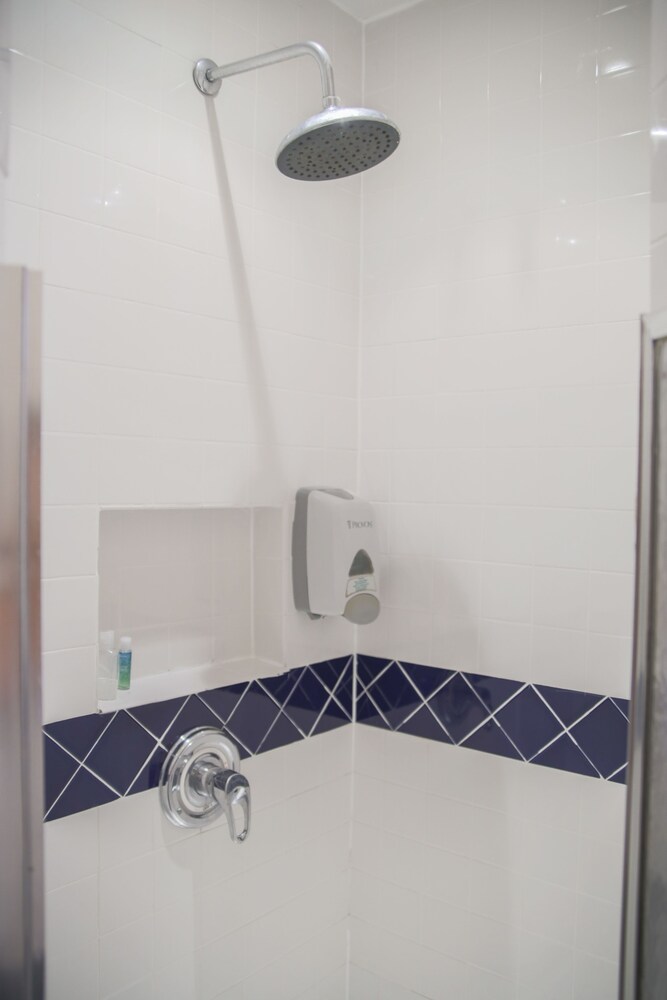 Royal Park Hotel and Hostel - photo 49