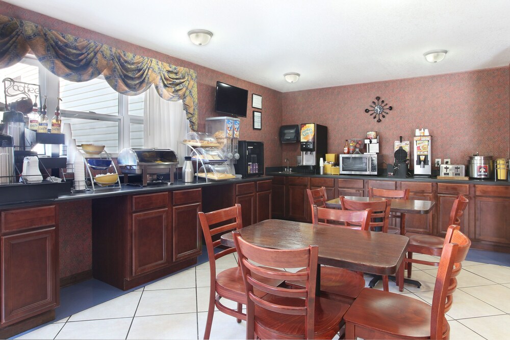Days Inn by Wyndham Darien - photo 13