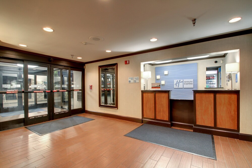Holiday Inn Express Fort Campbell Oak Grove by IHG - photo 22