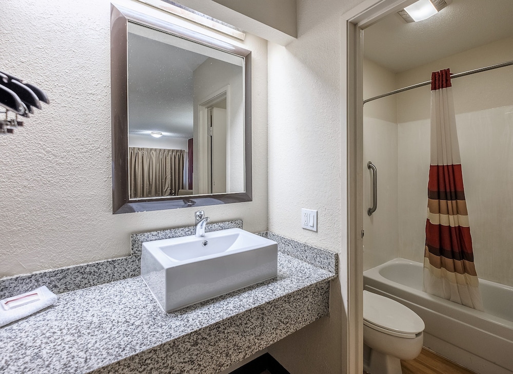 Red Roof Inn Columbus East Reynoldsburg - photo 20