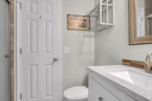 Saltwater Gospel by Oak Island Accommodations - photo 45
