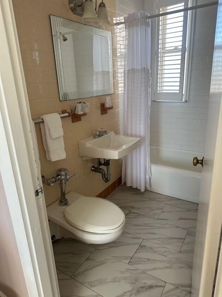 Vineyard Harbor Motel Private Beach - photo 287