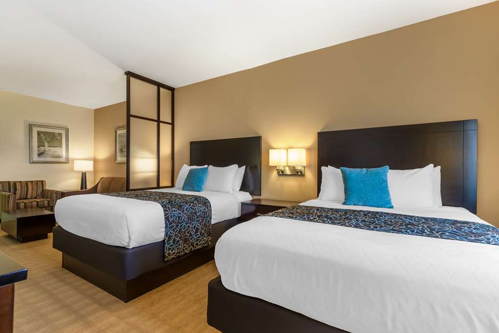 Best Western Plus Lytle Inn & Suites - photo 18