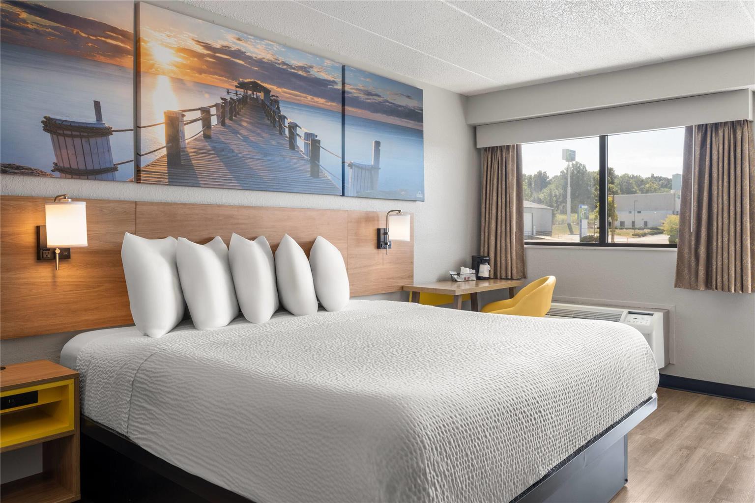 Days Inn by Wyndham Cloverdale Greencastle - photo 36