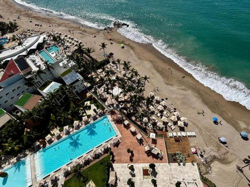 Departamento Icon Puerto Vallarta con Vista al Mar Piso 20 — 4-Star Luxury Hotel in Puerto Vallarta, Mexico