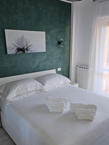 Residenza Giardino di Roma — 4-Star Luxury Hotel in Vitinia, Italy
