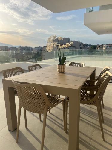 White Luxury Apartment — 4-Star Luxury Hotel in Trikala, Greece