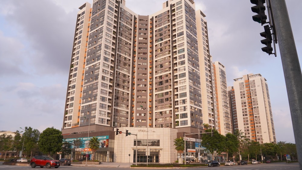 Anstay Deluxe in Starlake Daewoo Hanoi — 4-Star Luxury Hotel in Hanoi, Vietnam