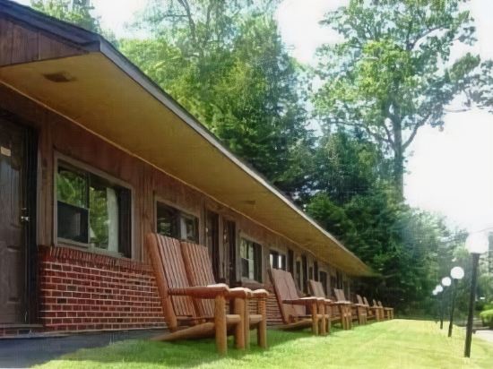 Birch Knoll Motel - photo 20