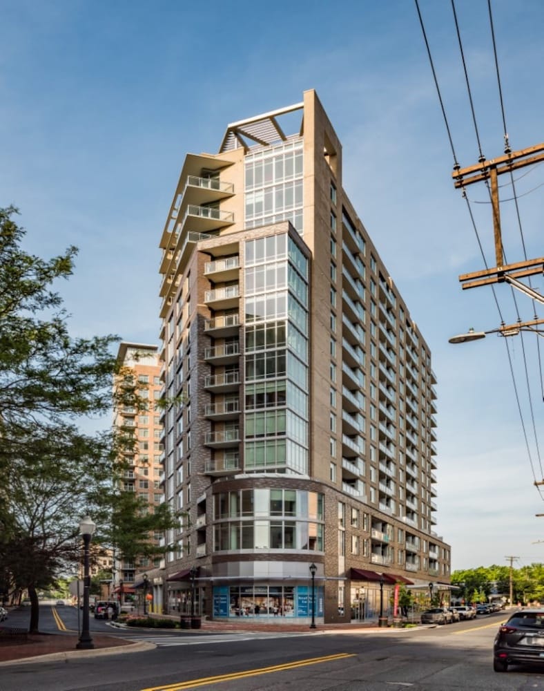 Bluebird Suites near Chevy Chase - photo 36