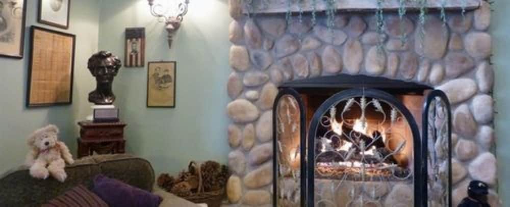 Hearthstone Inn & Suites - photo 36