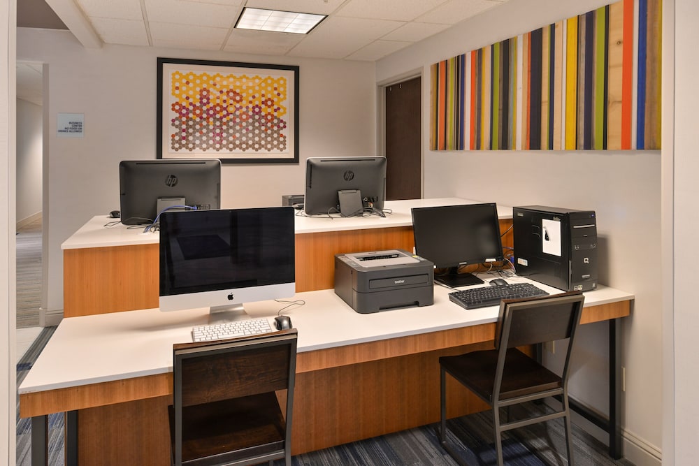 Holiday Inn Express Sacramento Airport Woodland by IHG - photo 64