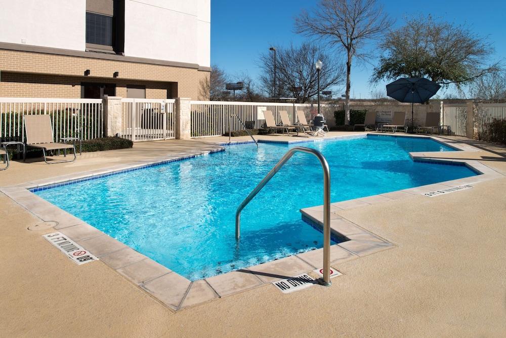 Hampton Inn & Suites Schertz - photo 34