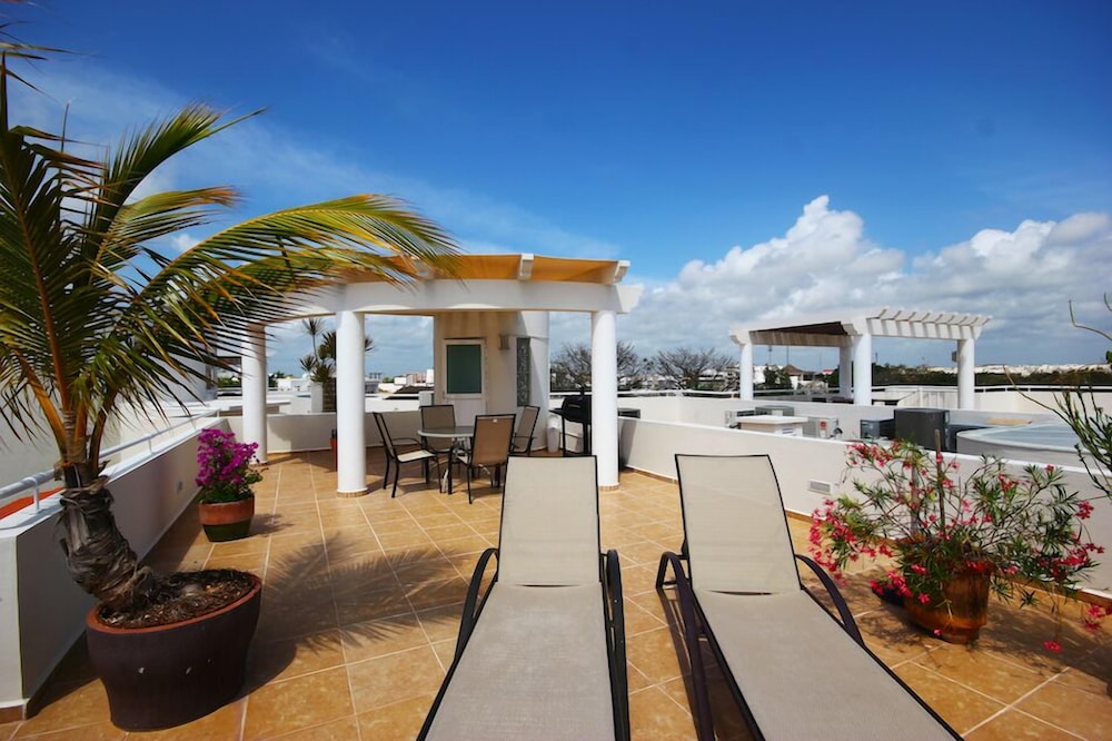 Riviera Maya Suites