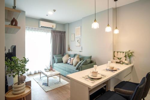 Cozy River 1B1B Sky River Infinity Long Rooftop Pool in Chiang Mai, Thailand