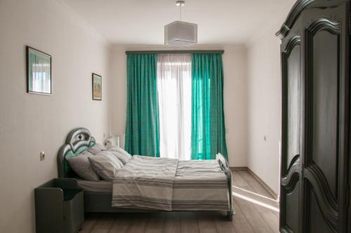 Apartment Near Church