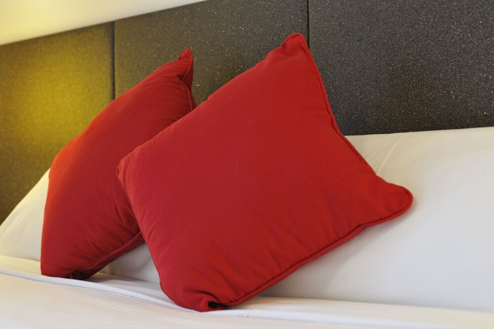 Metro Apartments on Bank Place — 4-Star Luxury Hotel in Melbourne, Australia