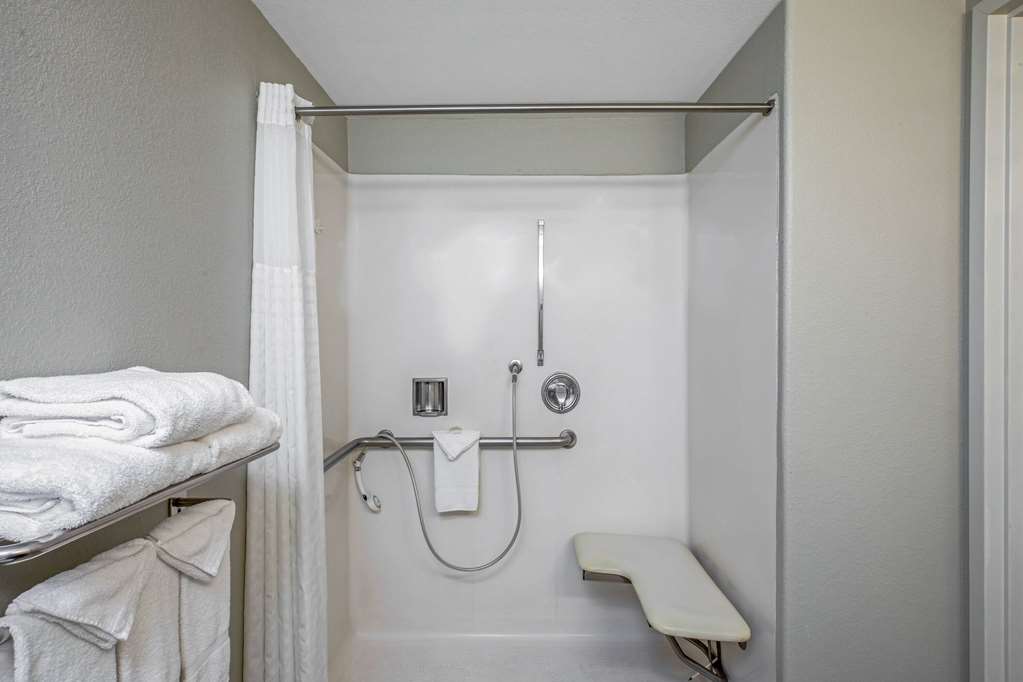La Quinta Inn & Suites by Wyndham Manteca Ripon - photo 18