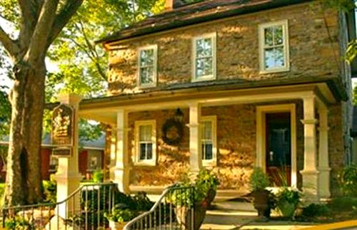 Stone House Inn & Spa — 4-Star Luxury Hotel in Macungie, United States