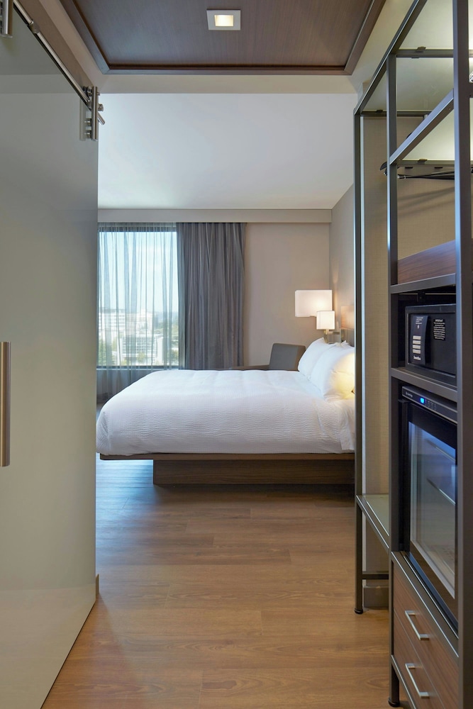 AC Hotel by Marriott Seattle Bellevue Downtown - photo 10