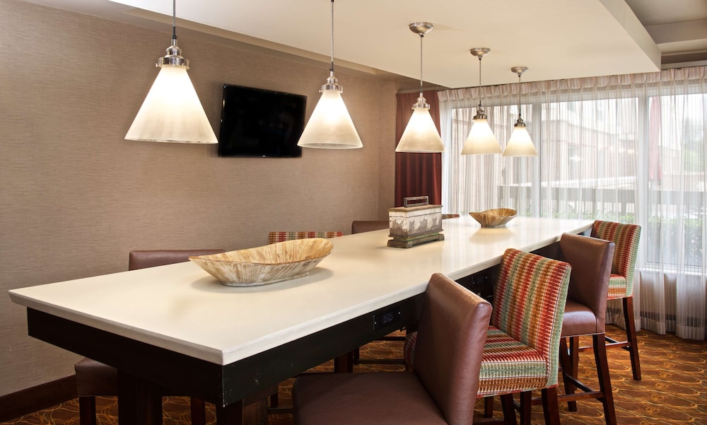 Hampton Inn & Suites N. Ft. Worth Alliance Airport - photo 43