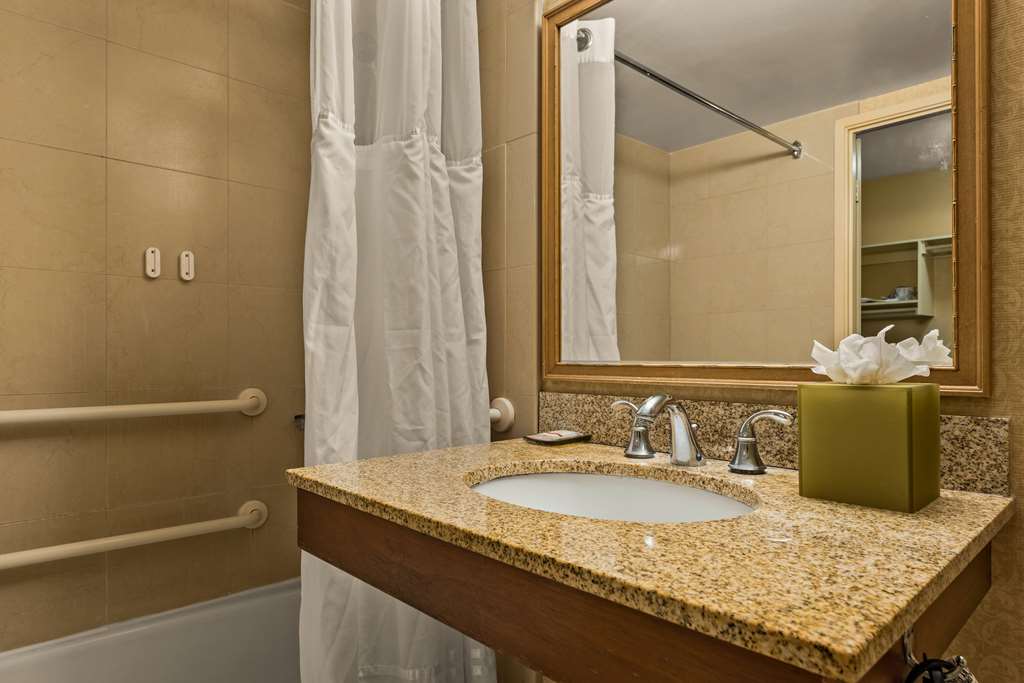 Airport Honolulu Hotel Trademark Collection by Wyndham - photo 39