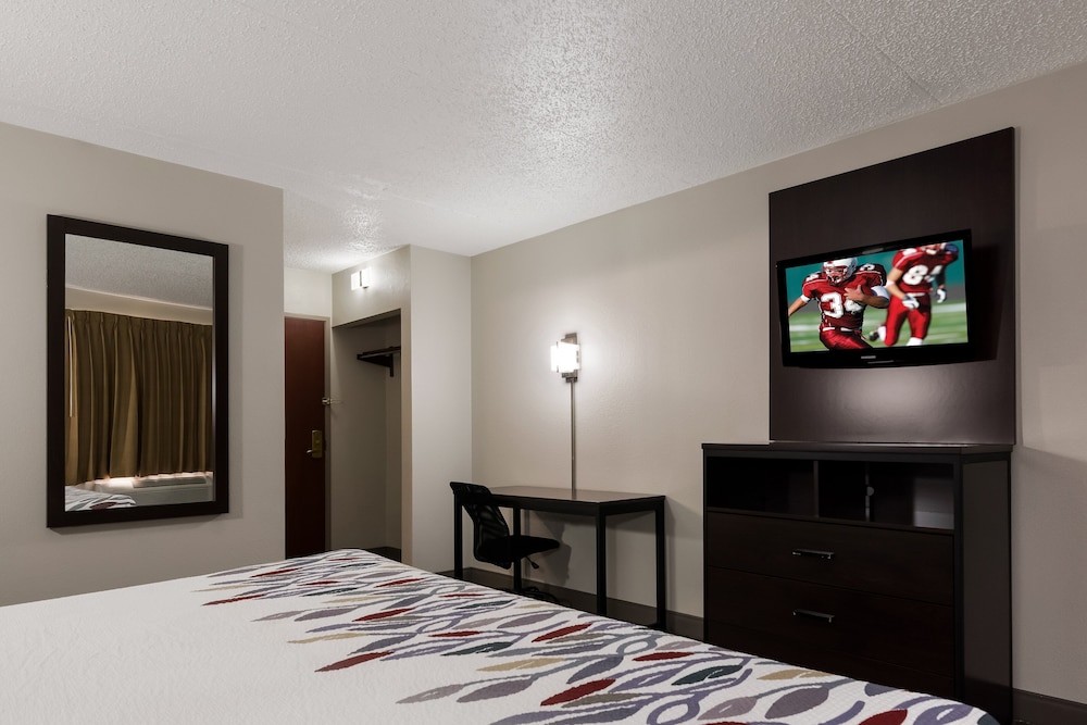 Red Roof Inn Hartford New Britain - photo 8