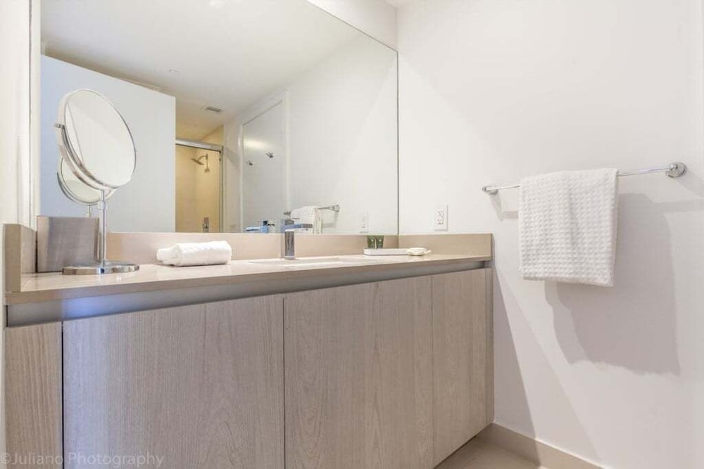 Hyde Beach Luxury resort 2 Bedroom Condo by RedAwning - photo 25
