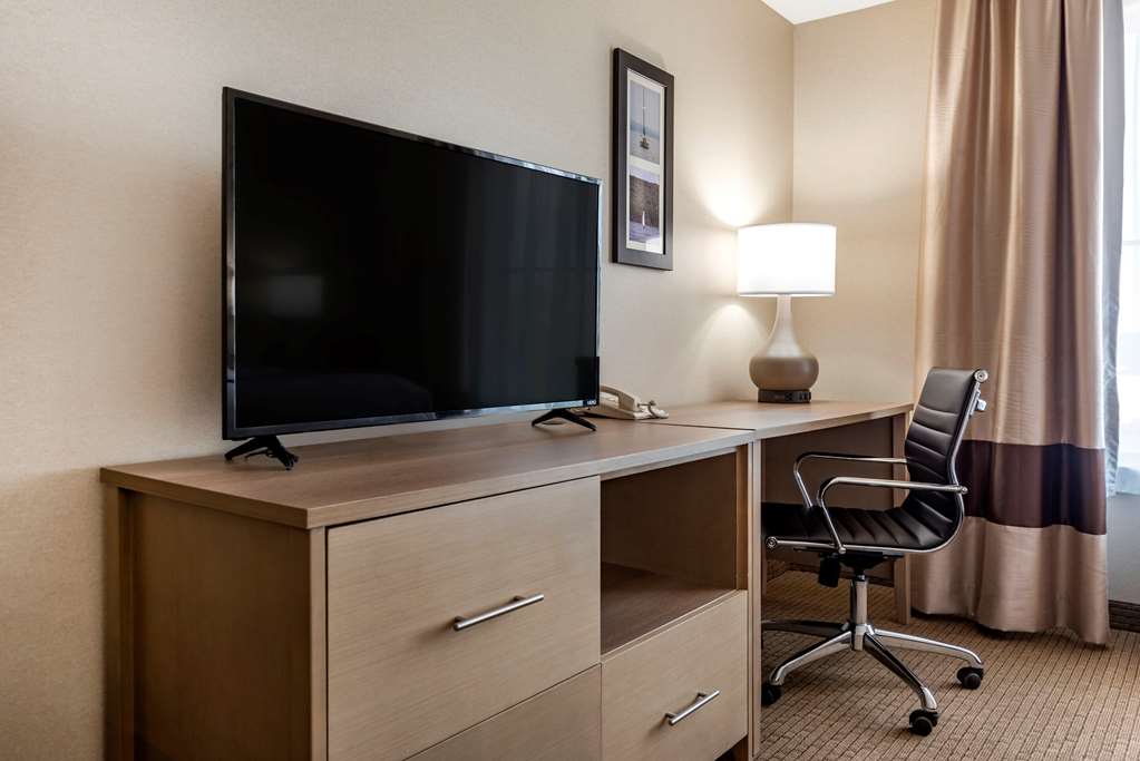 Comfort Inn & Suites Farmington Victor - photo 6