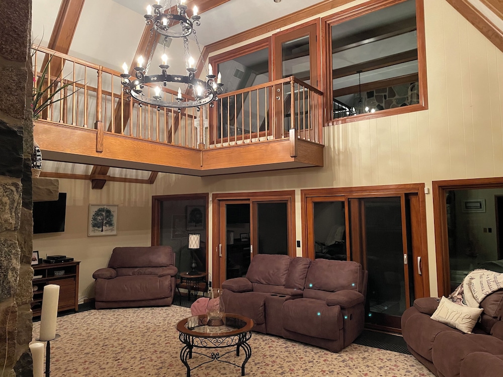 Valhalla Hillside Inn - photo 28