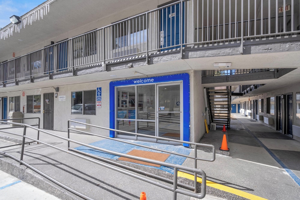Motel 6 Big Bear Lake CA - photo 21