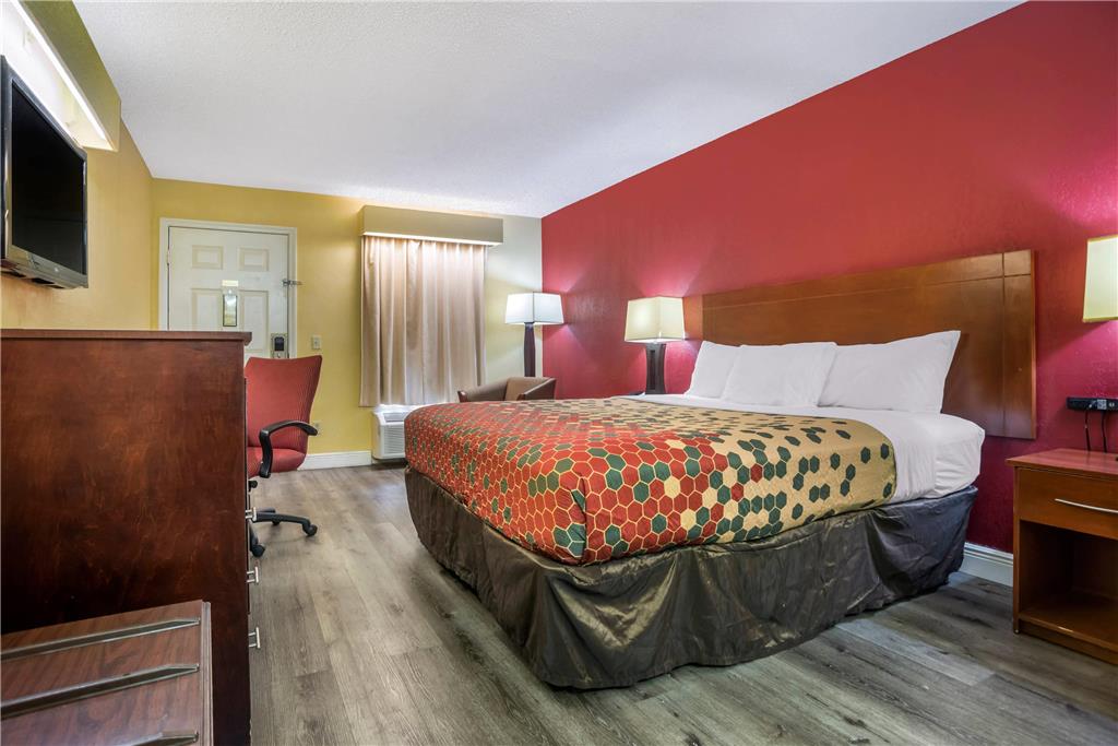 Econo Lodge Tupelo Barnes Crossing - photo 13
