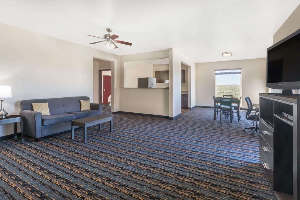Days Inn by Wyndham Dilley - photo 13
